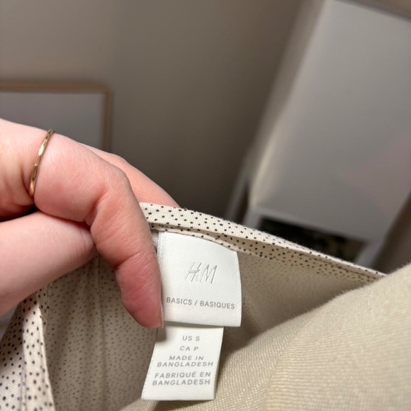 White H&M basic tee - Picture 3 of 4